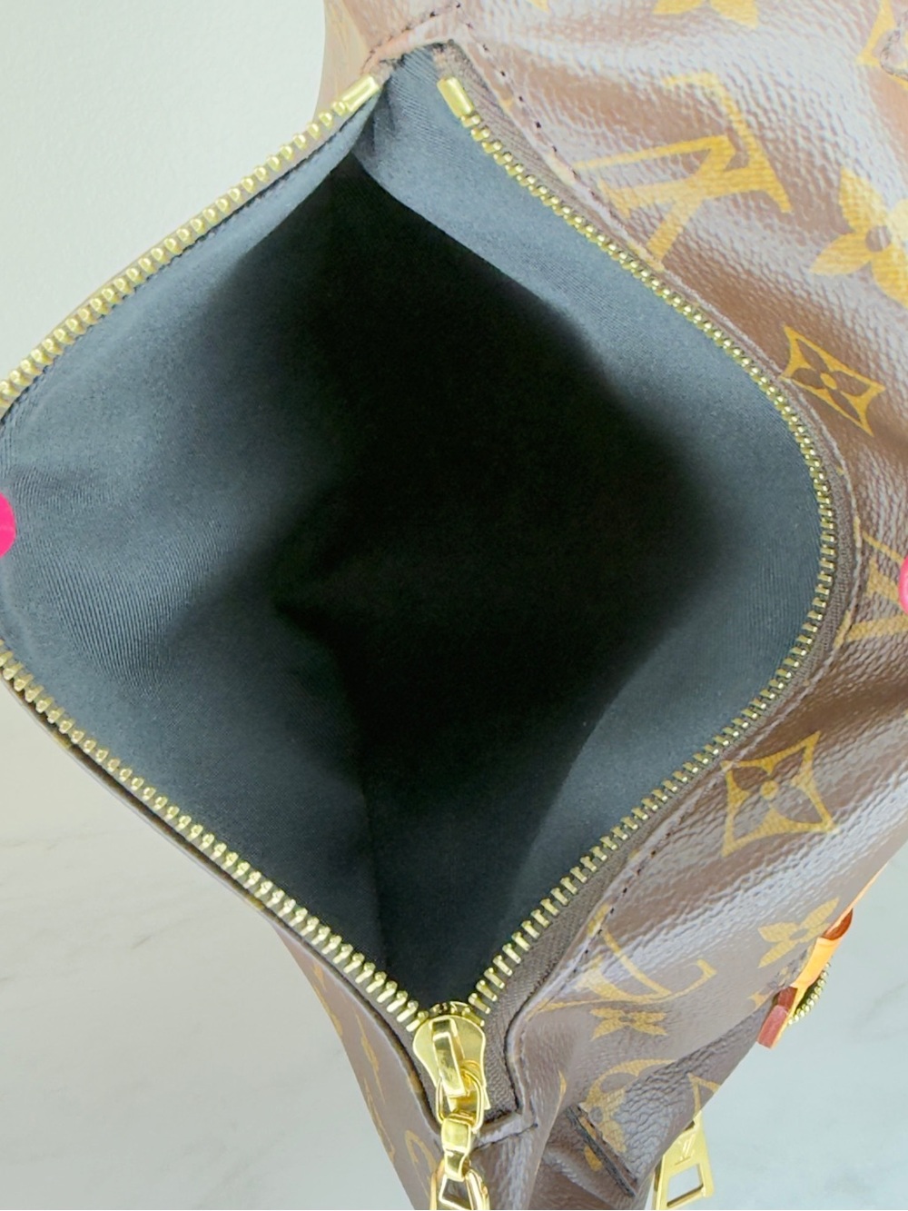 Louis Vuitton Monogram Classic OG Bumbag MM Excellent Condition Authentic! RARE! - Picture 15 of 16
